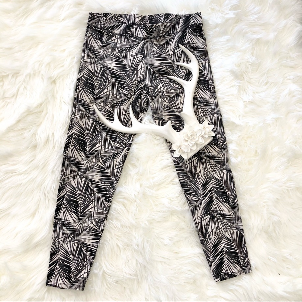Pink Victoria Secret Active Wear Leggings Black